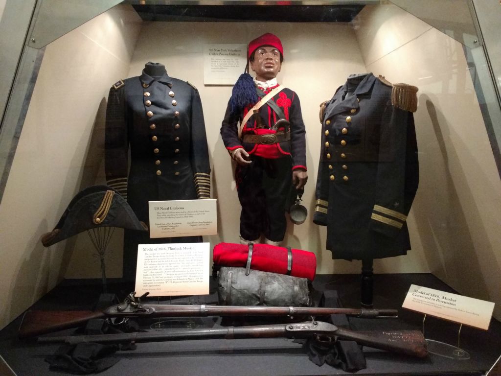 US naval uniforms and guns used during the 1860